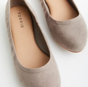 Torrid Women's Taupe Faux Suede Scrunch Ballet Flats Size 12WW